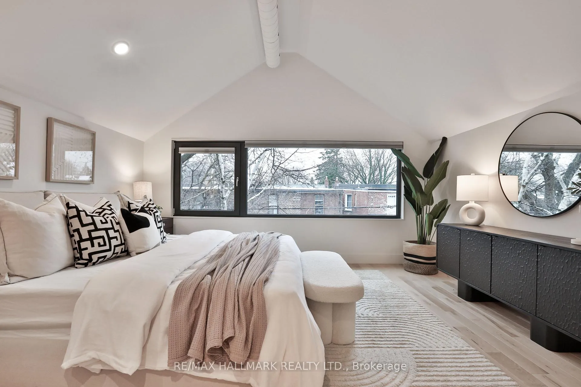 Photo 19 of 35 Palmerston Gardens, Toronto, The Annex — HOMEH