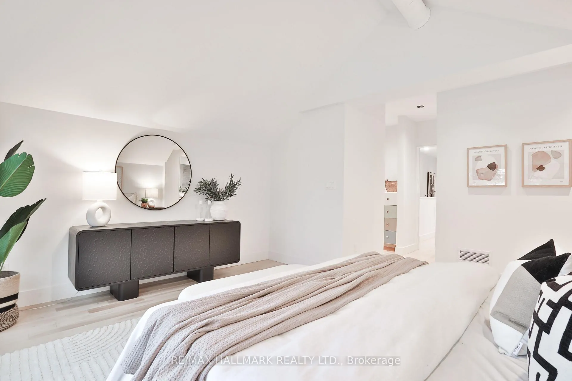 Photo 22 of 35 Palmerston Gardens, Toronto, The Annex — HOMEH