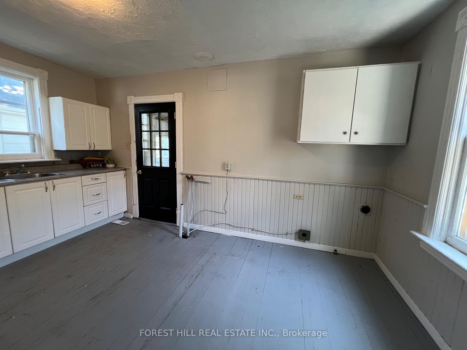 Photo 12 of 639 Brown Street, Peterborough, Otonabee Ward 1 — HOMEH