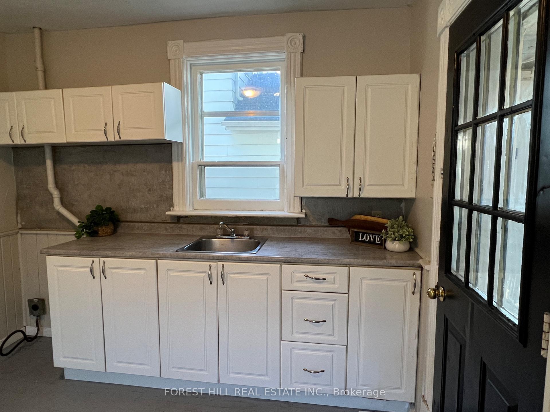 Photo 14 of 639 Brown Street, Peterborough, Otonabee Ward 1 — HOMEH