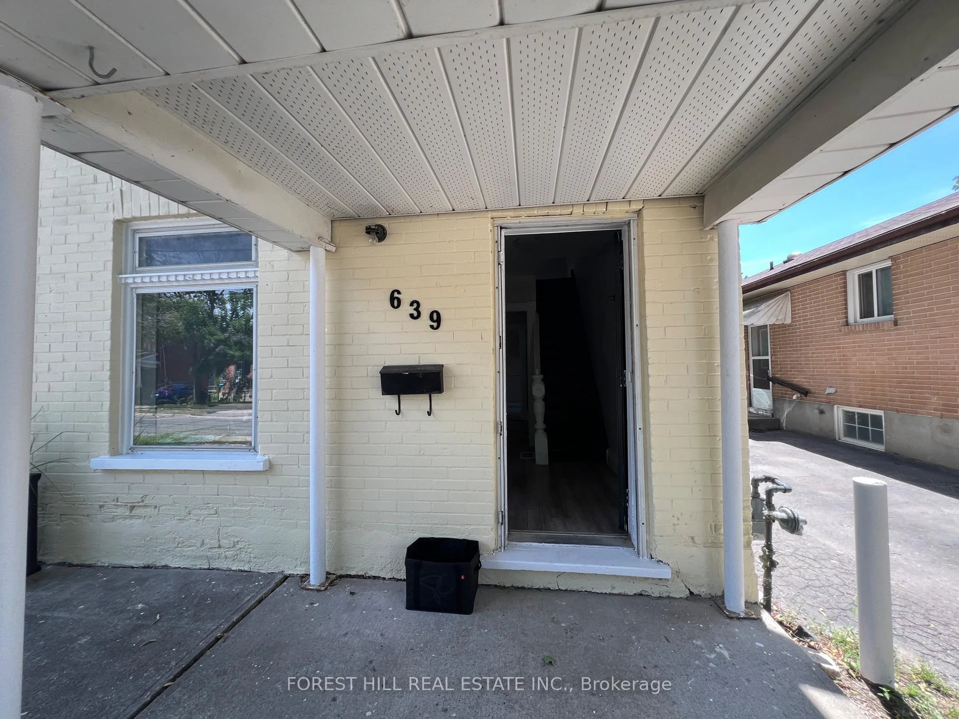 Photo 4 of 639 Brown Street, Peterborough, Otonabee Ward 1 — HOMEH