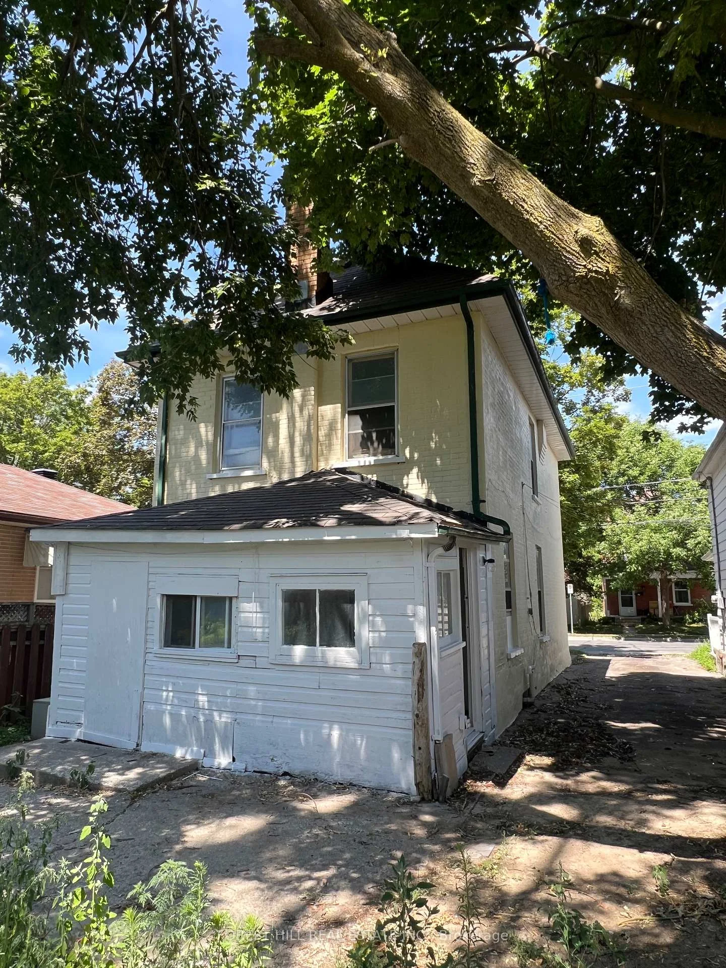 Photo 43 of 639 Brown Street, Peterborough, Otonabee Ward 1 — HOMEH