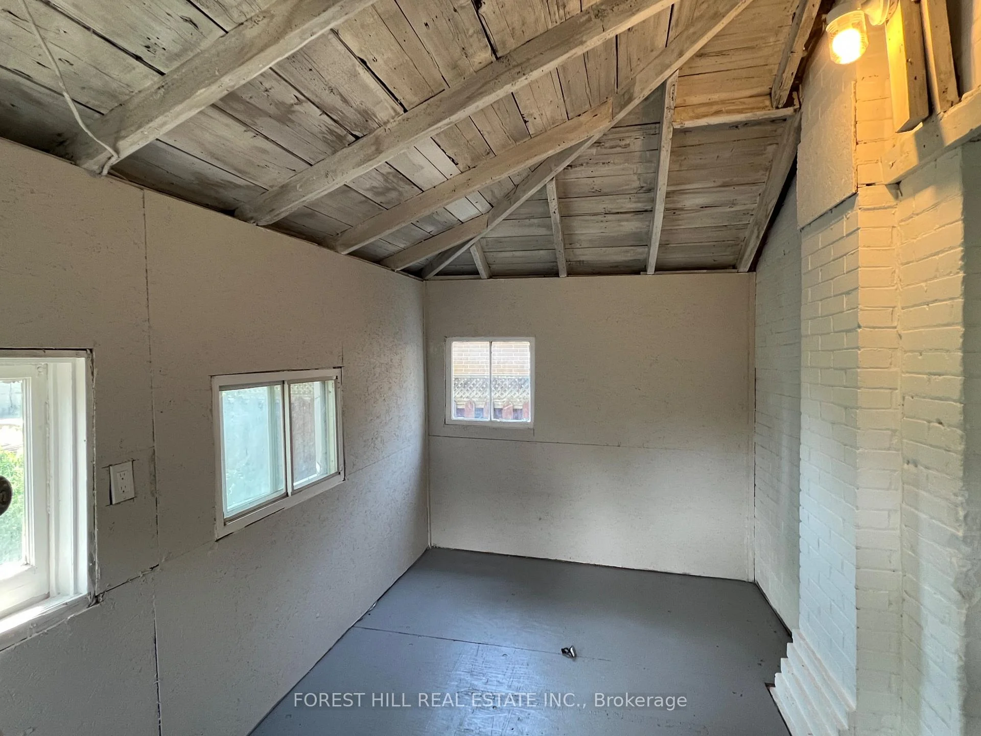 Photo 44 of 639 Brown Street, Peterborough, Otonabee Ward 1 — HOMEH