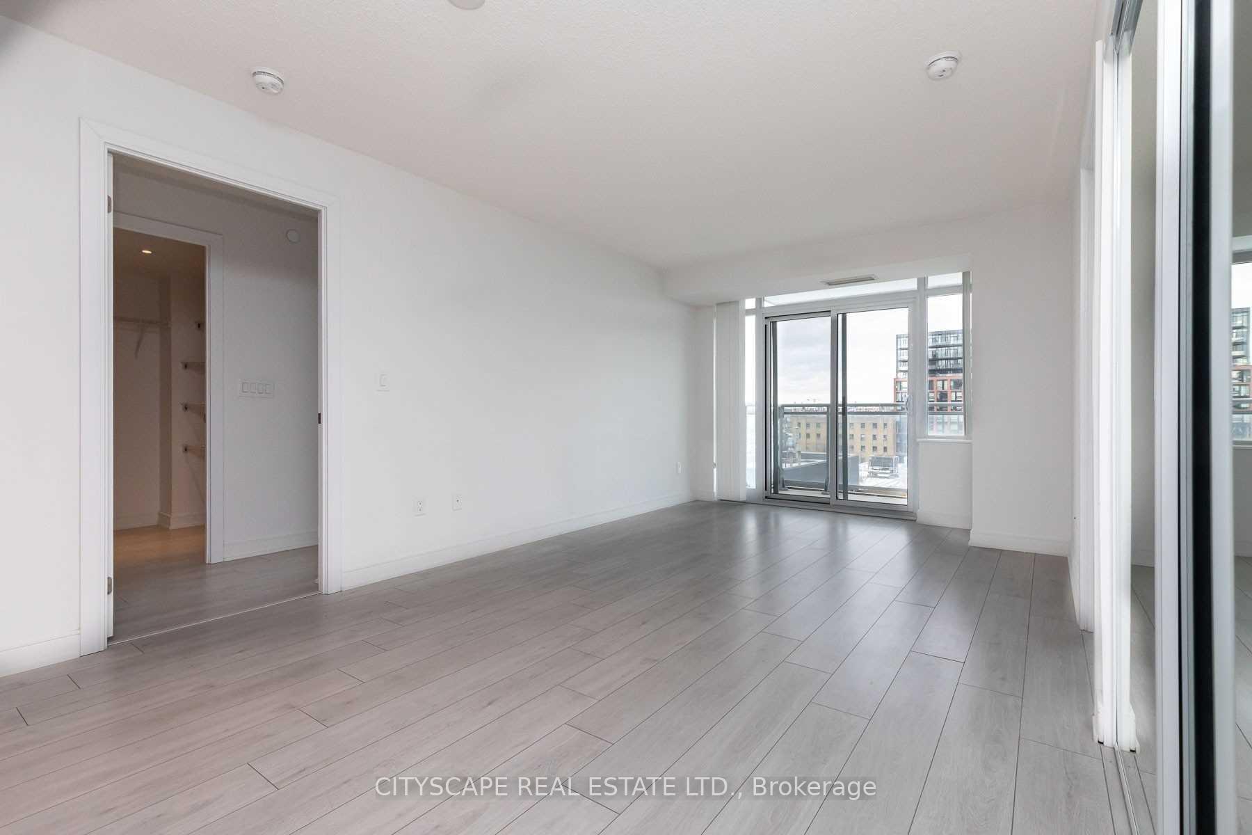 Front of Unit 1111, 525 Adelaide Street