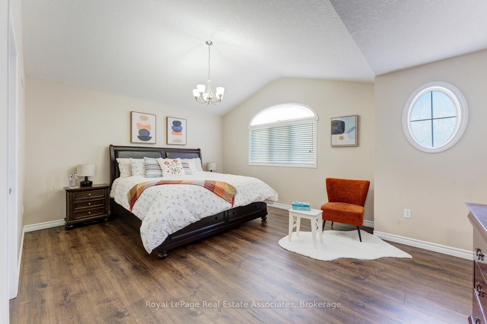 Photo 18 of 1361 Old Zeller Drive, Kitchener, Grand River South — HOMEH