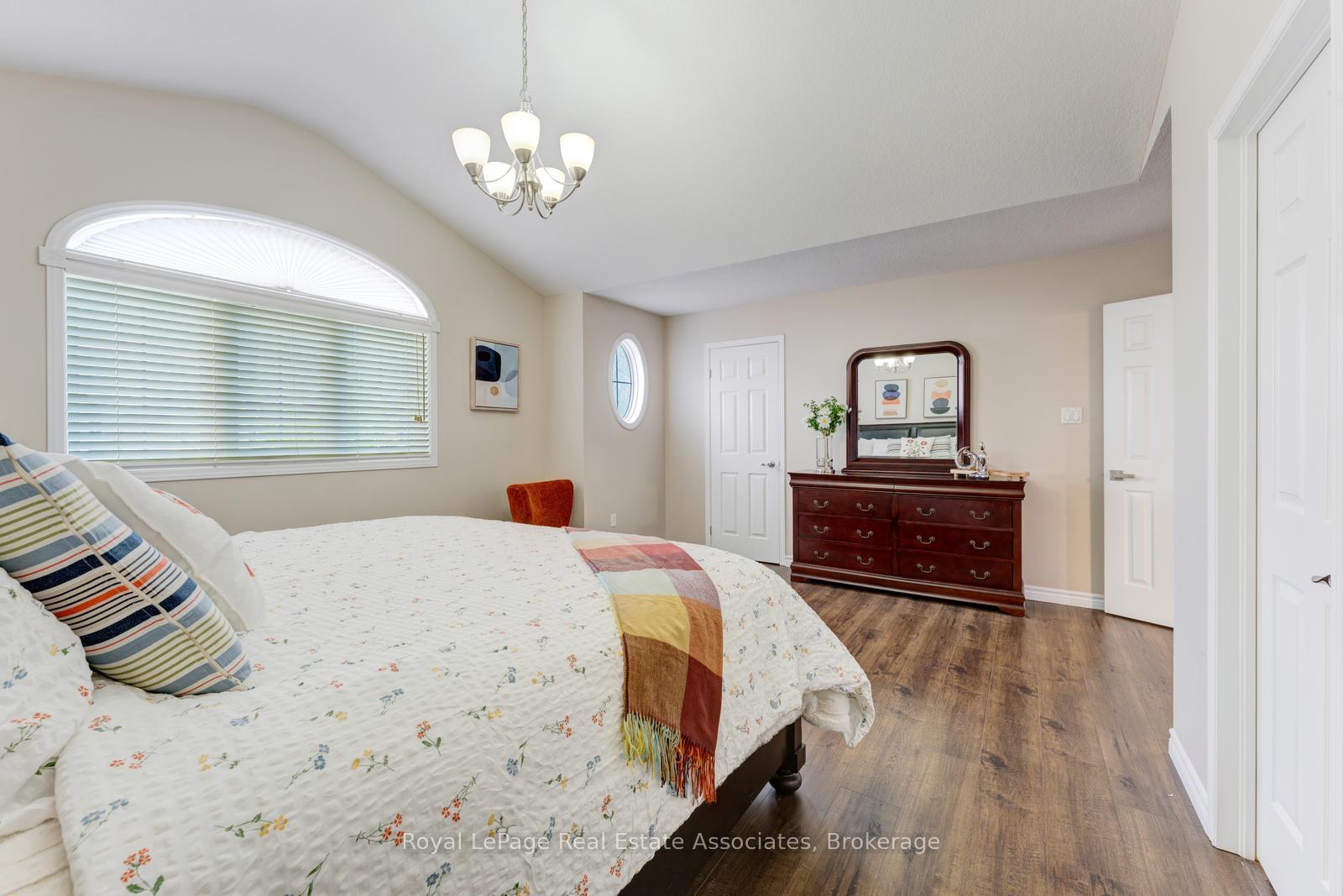 Photo 19 of 1361 Old Zeller Drive, Kitchener, Grand River South — HOMEH