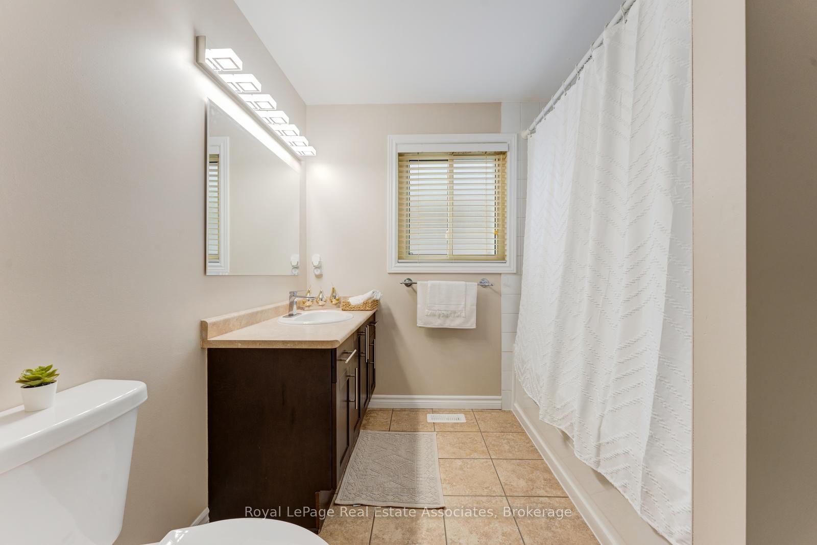 Photo 20 of 1361 Old Zeller Drive, Kitchener, Grand River South — HOMEH