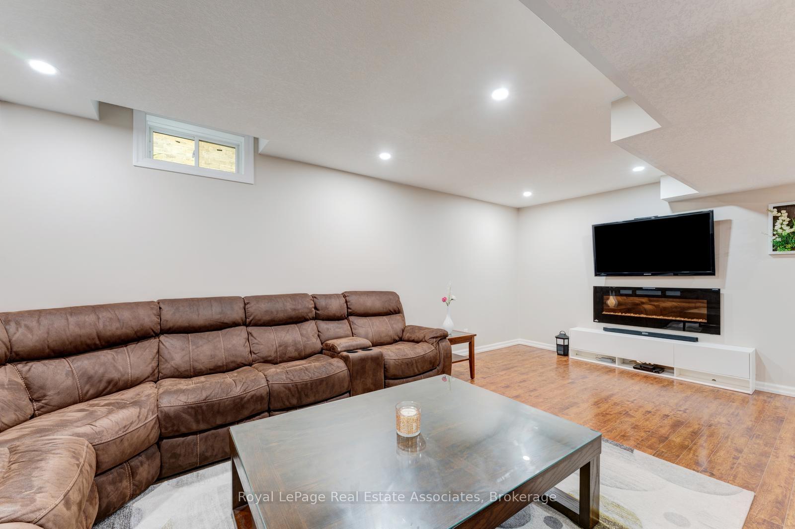 Photo 26 of 1361 Old Zeller Drive, Kitchener, Grand River South — HOMEH