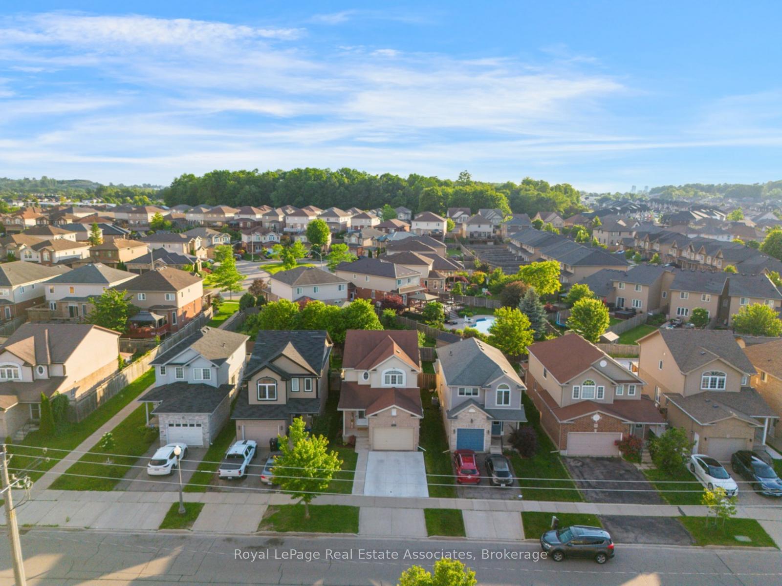 Photo 38 of 1361 Old Zeller Drive, Kitchener, Grand River South — HOMEH