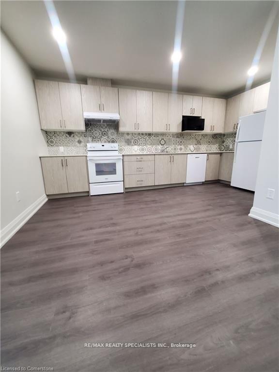 Photo 2 of Unit 303, 307 King Street E, Hamilton, Beasley — HOMEH