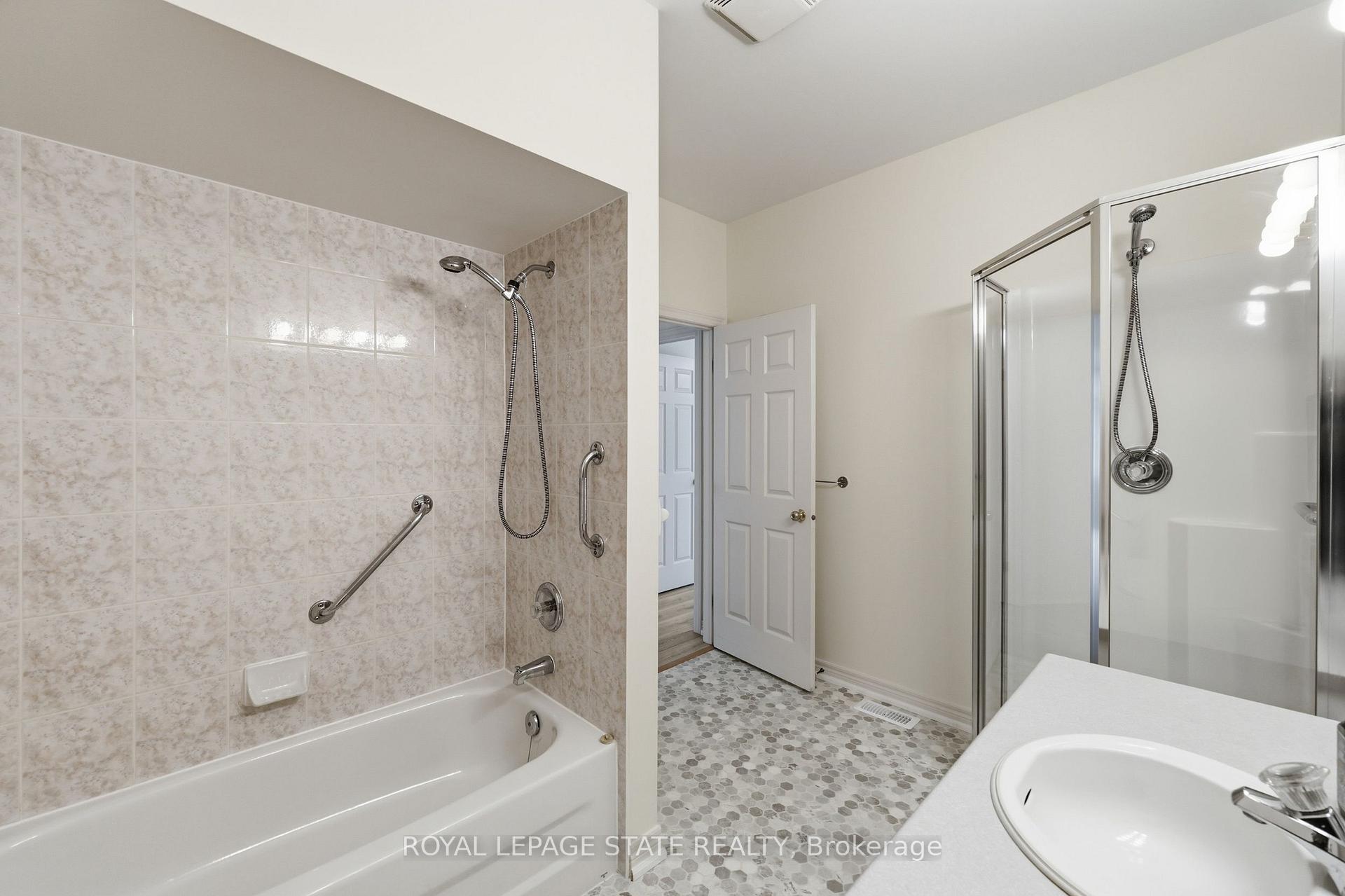 Photo 31 of Unit 74, 98 Sunibel Drive, Hamilton, Rural Glanbrook — HOMEH