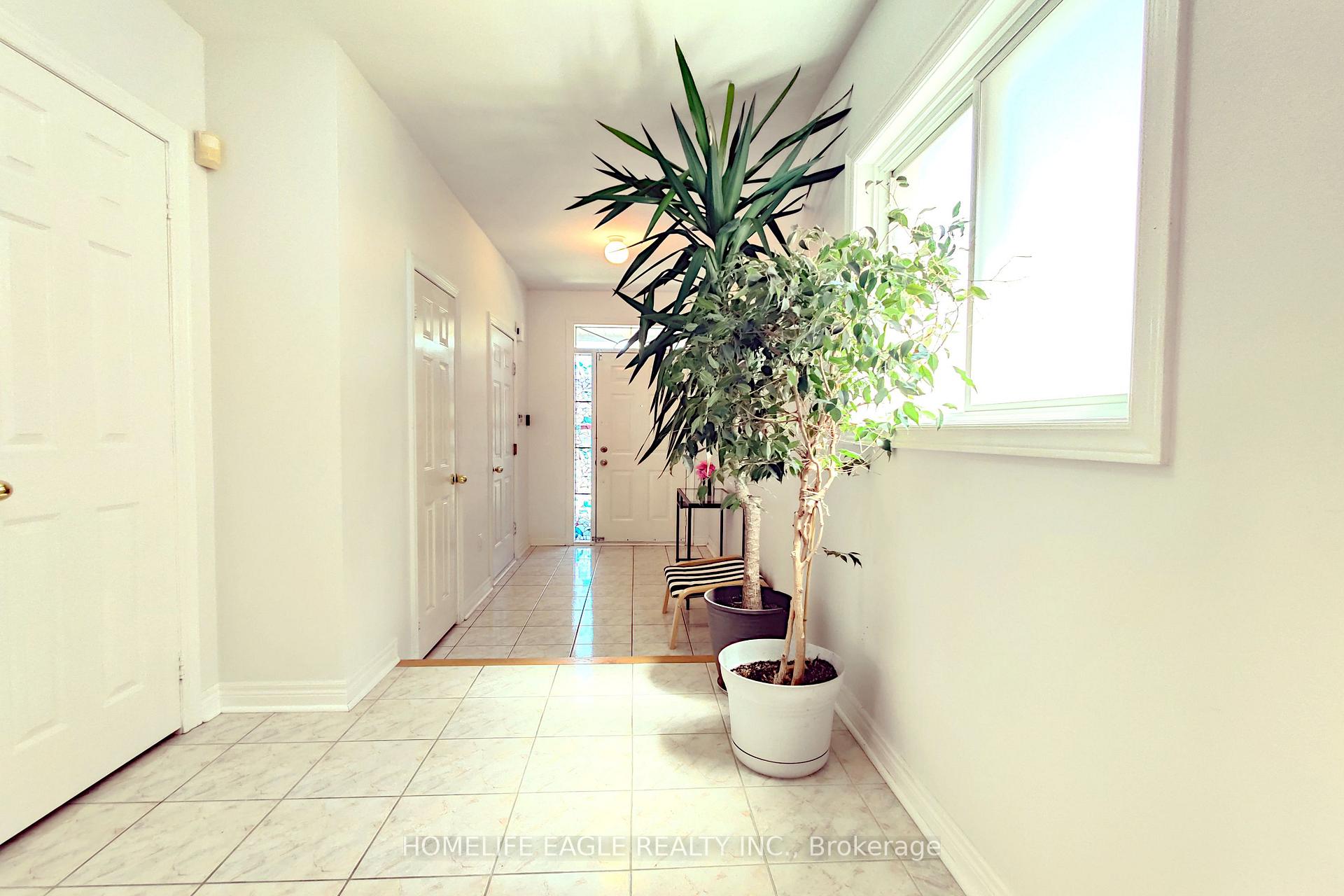 Photo 3 of 12 Indigo Street, Richmond Hill, Rouge Woods — HOMEH