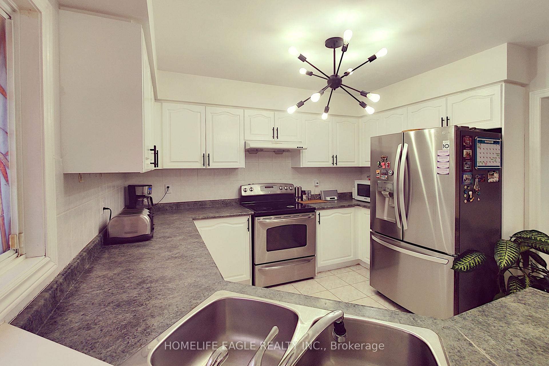Photo 5 of 12 Indigo Street, Richmond Hill, Rouge Woods — HOMEH