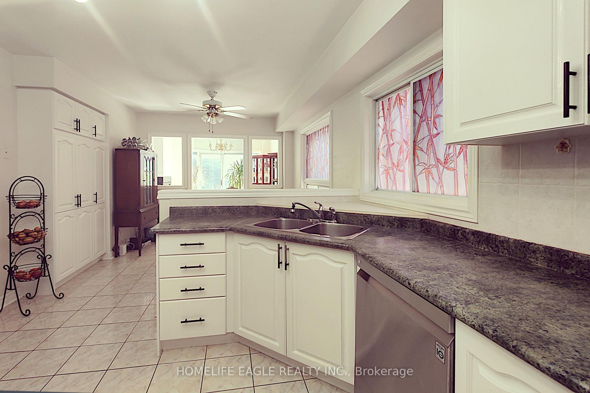 Photo 7 of 12 Indigo Street, Richmond Hill, Rouge Woods — HOMEH