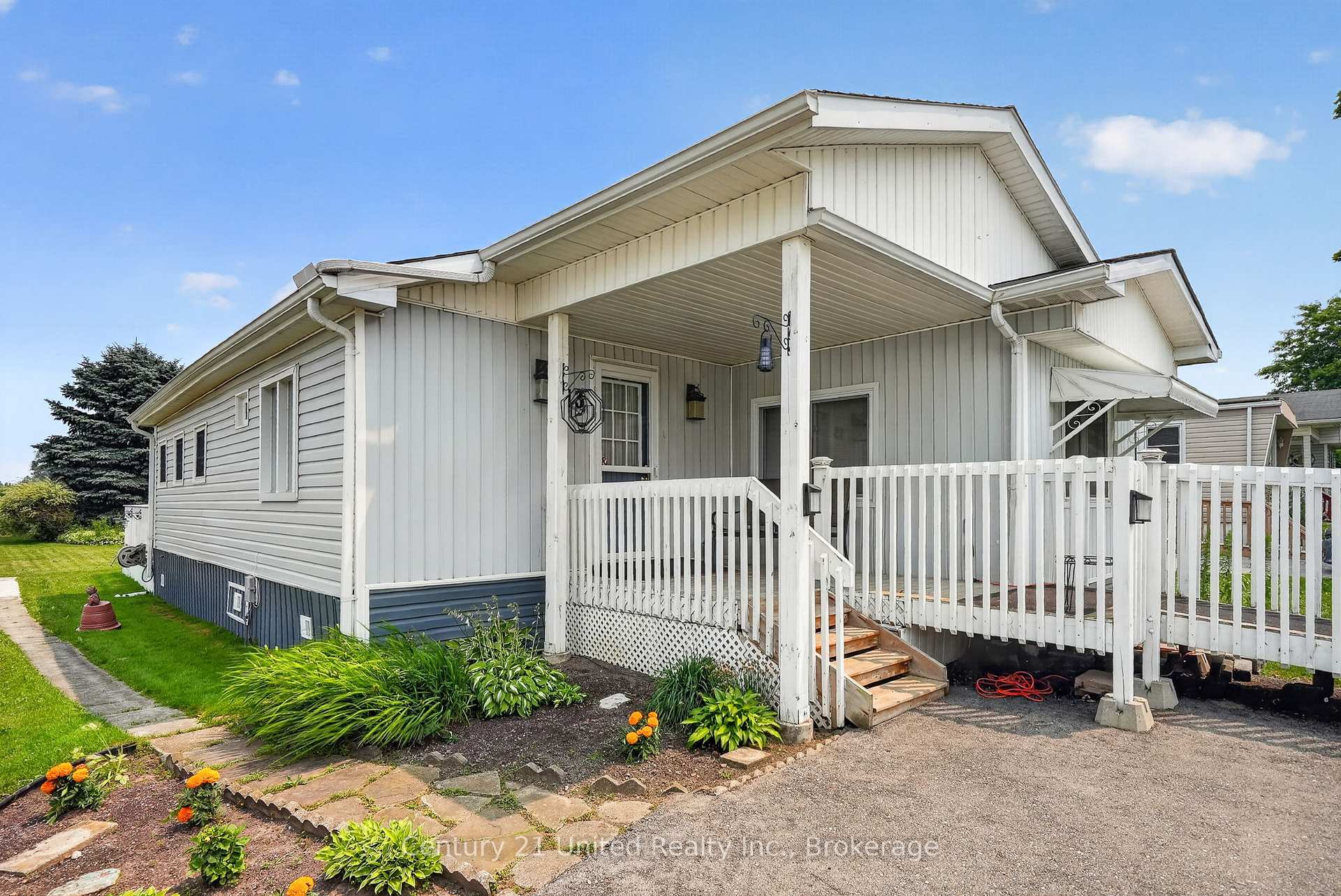 Photo 1 of 13 Hillview Drive, Hamilton Township, Rural Hamilton — HOMEH