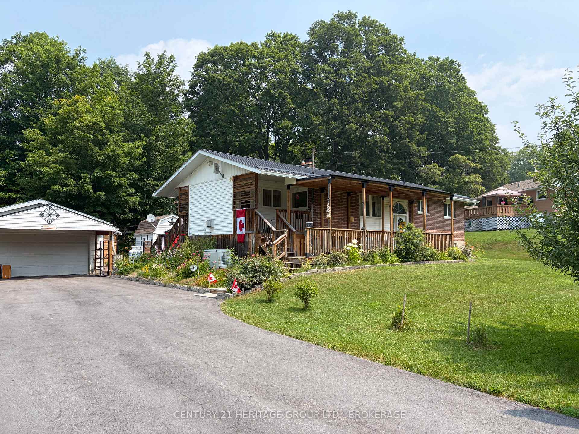 Photo 1 of 4309 Maple Drive, Frontenac, Frontenac South — HOMEH