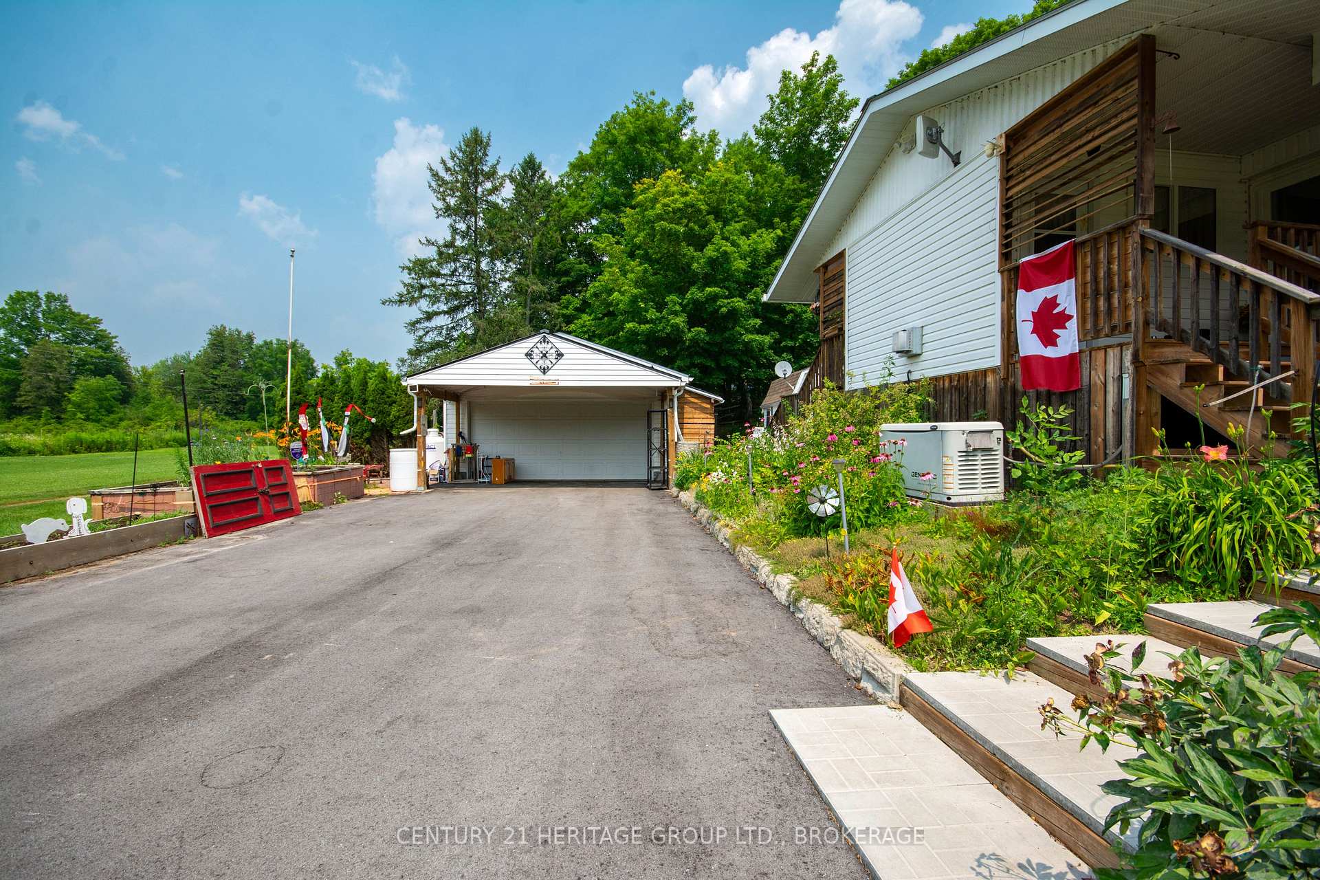 Photo 18 of 4309 Maple Drive, Frontenac, Frontenac South — HOMEH