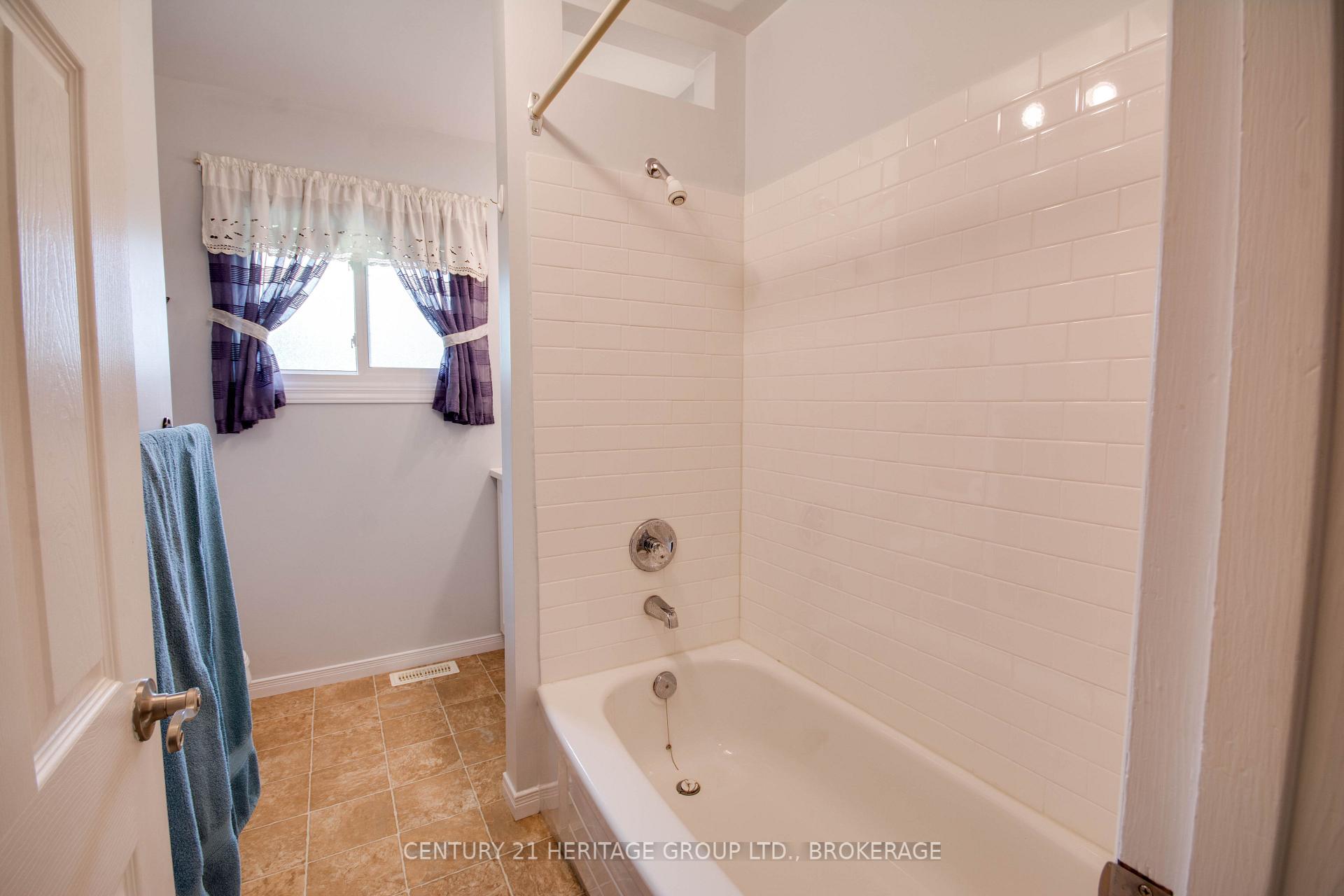 Photo 34 of 4309 Maple Drive, Frontenac, Frontenac South — HOMEH