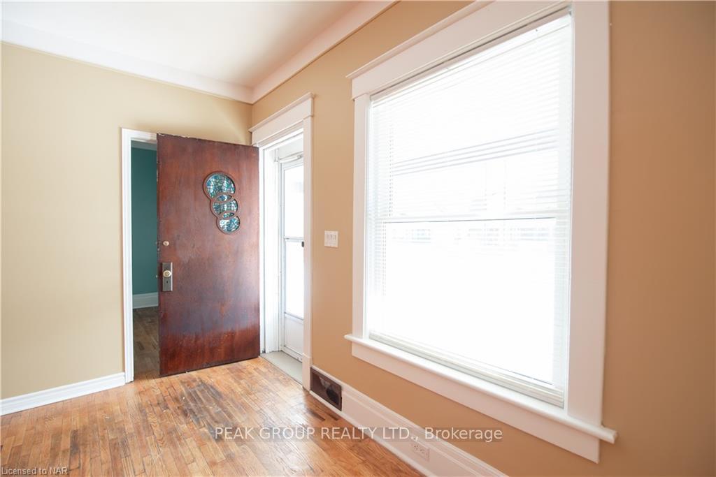 Photo 11 of 4747 Fourth Avenue, Niagara Falls, Cherrywood — HOMEH