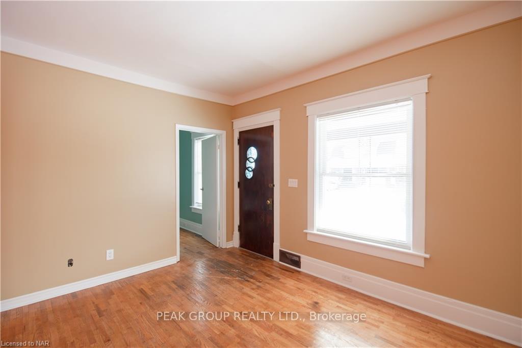 Photo 12 of 4747 Fourth Avenue, Niagara Falls, Cherrywood — HOMEH