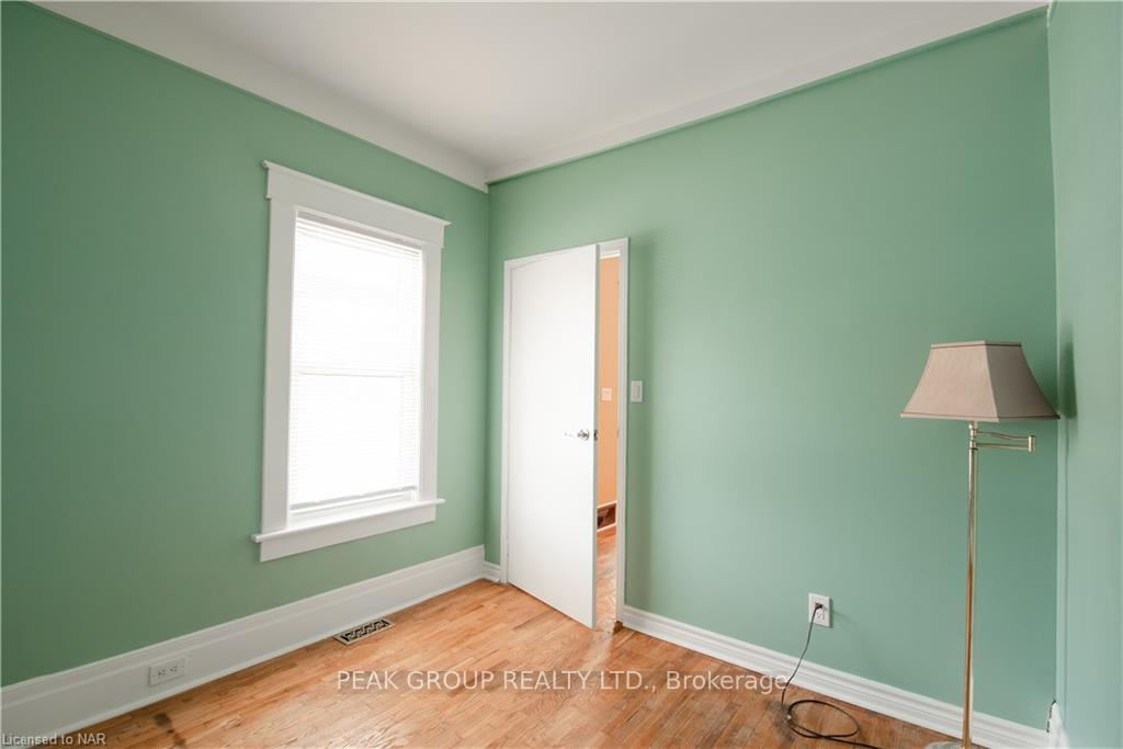 Photo 19 of 4747 Fourth Avenue, Niagara Falls, Cherrywood — HOMEH