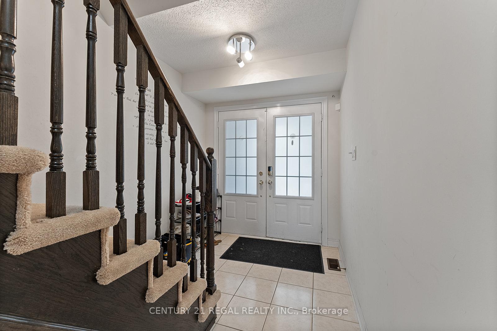 Photo 4 of Unit Upper, 43 Tollgate Street, Brampton, Heart Lake East — HOMEH