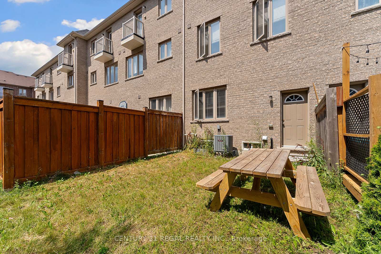 Photo 37 of Unit Upper, 43 Tollgate Street, Brampton, Heart Lake East — HOMEH