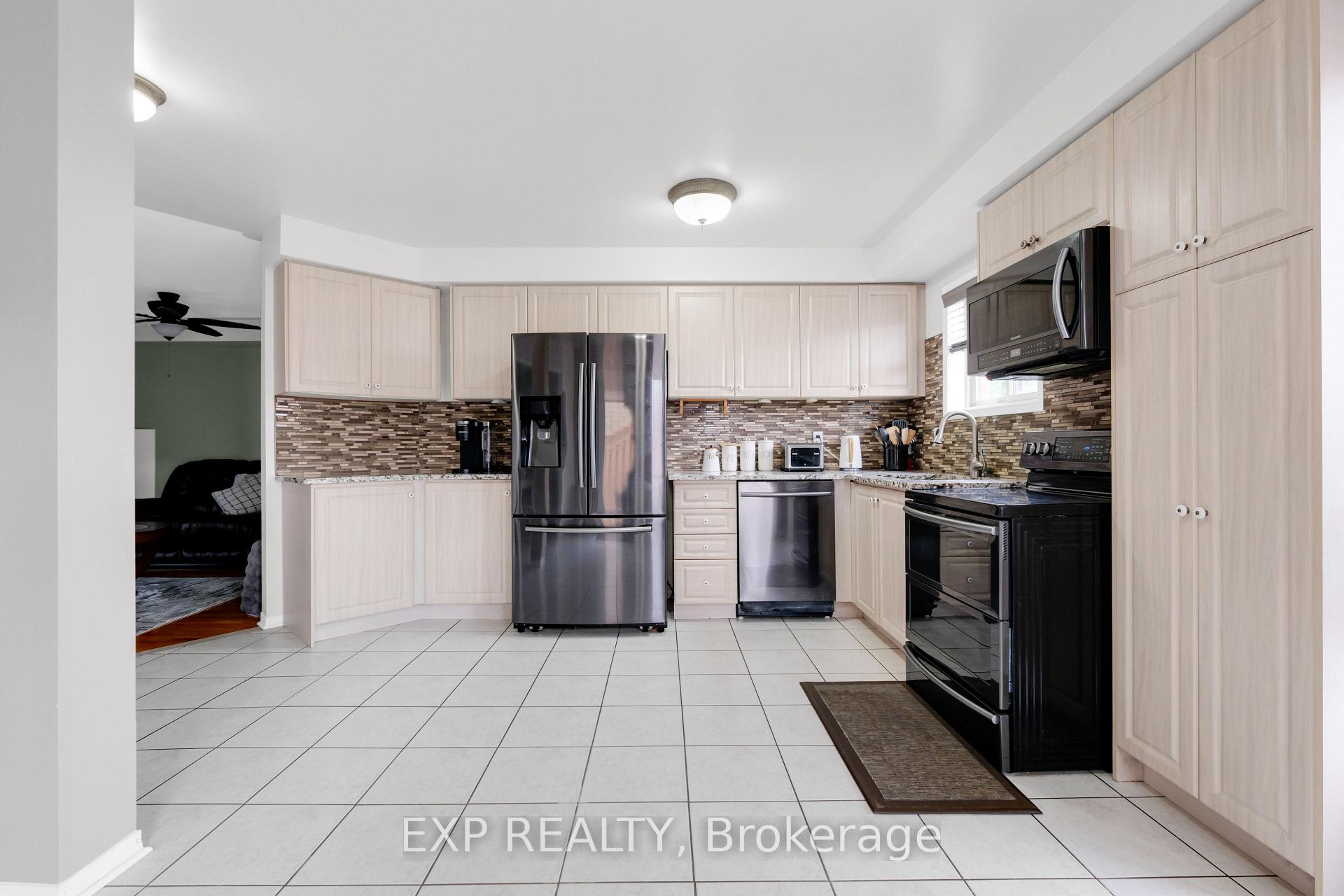 Photo 4 of 548 Ormond Drive, Oshawa, Samac — HOMEH