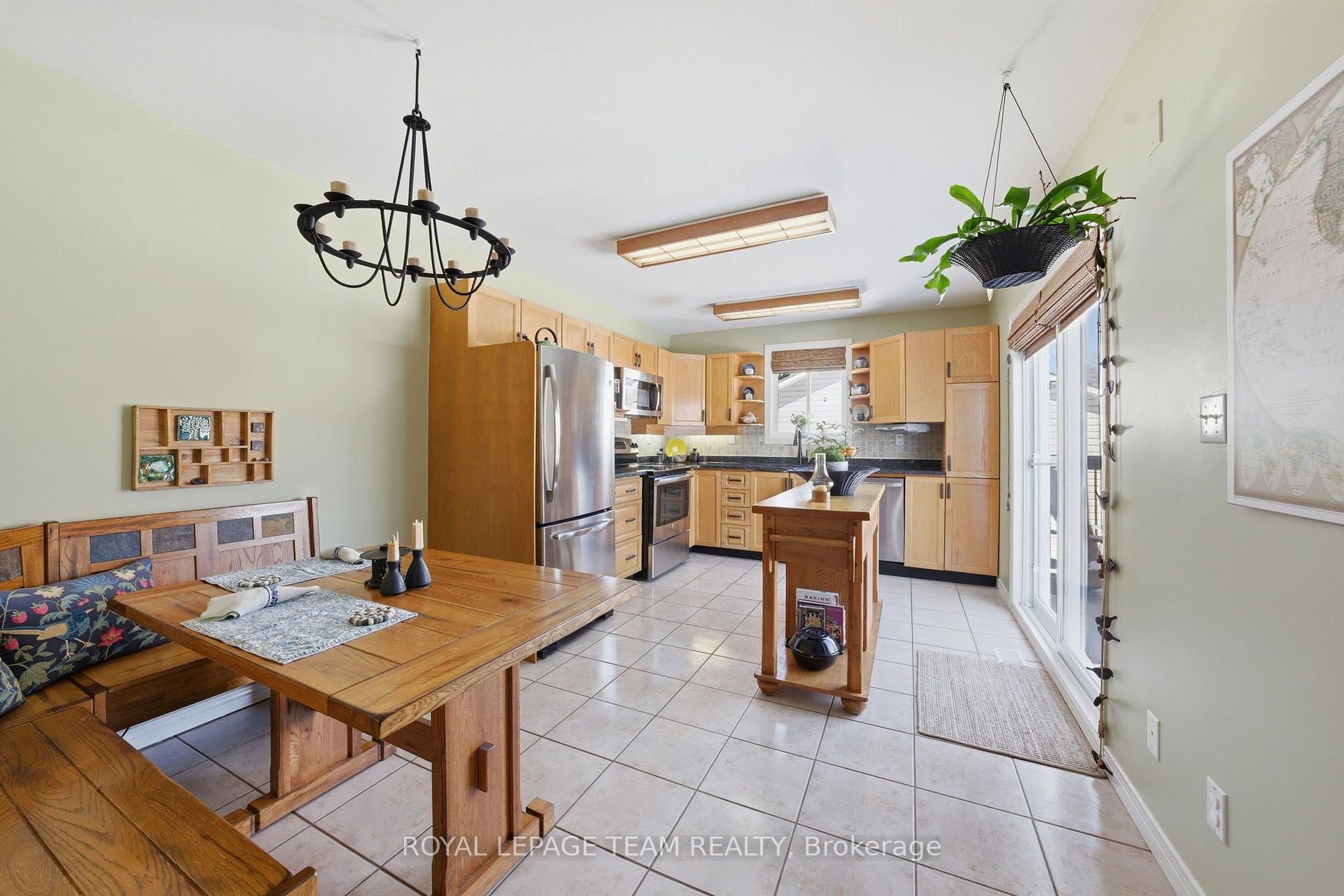 Photo 11 of 238 Park Avenue, Carleton Place, Carleton Place — HOMEH