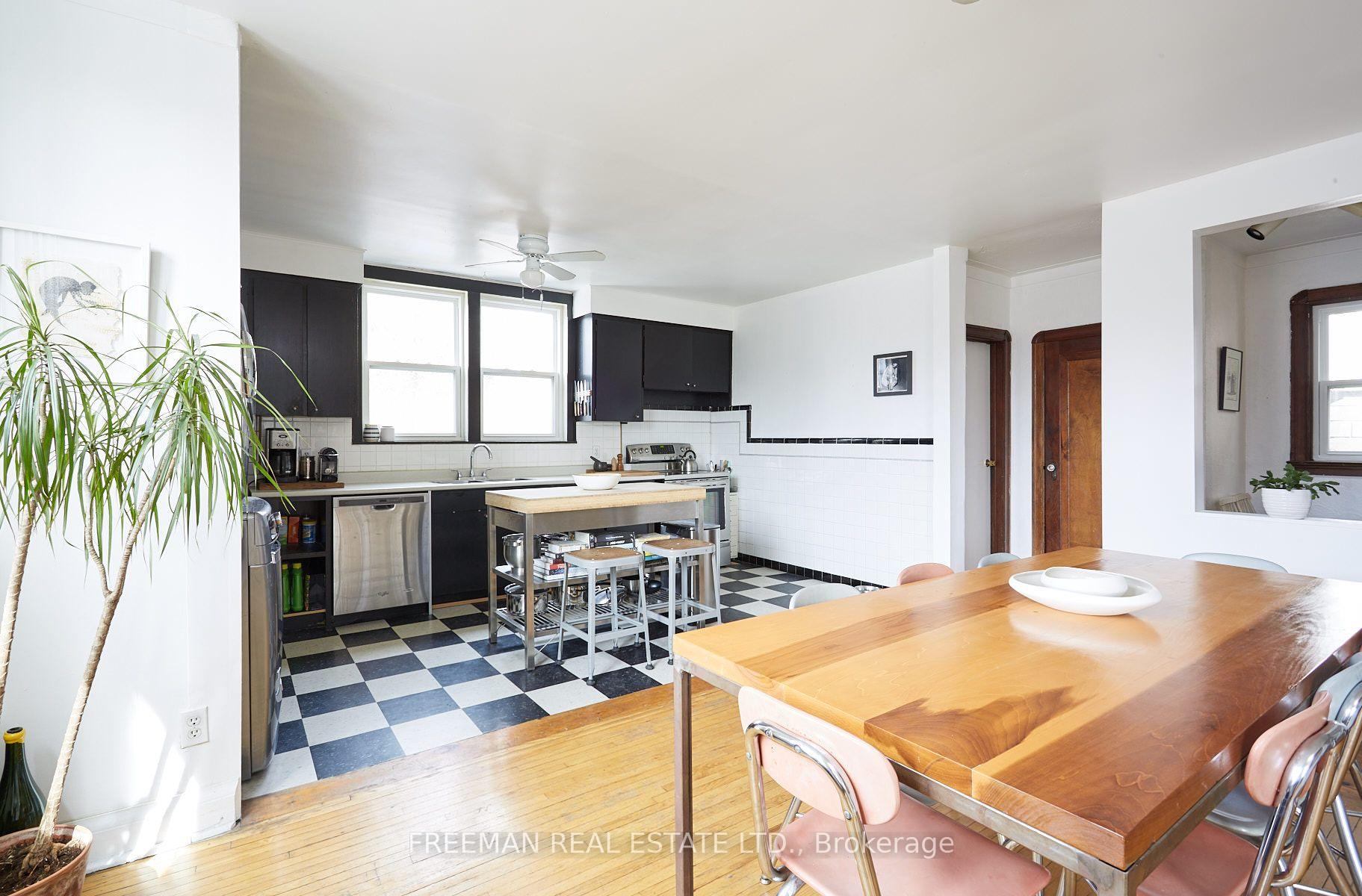 Photo 8 of Unit 2, 62 Austin Terrace, Toronto, Casa Loma — HOMEH