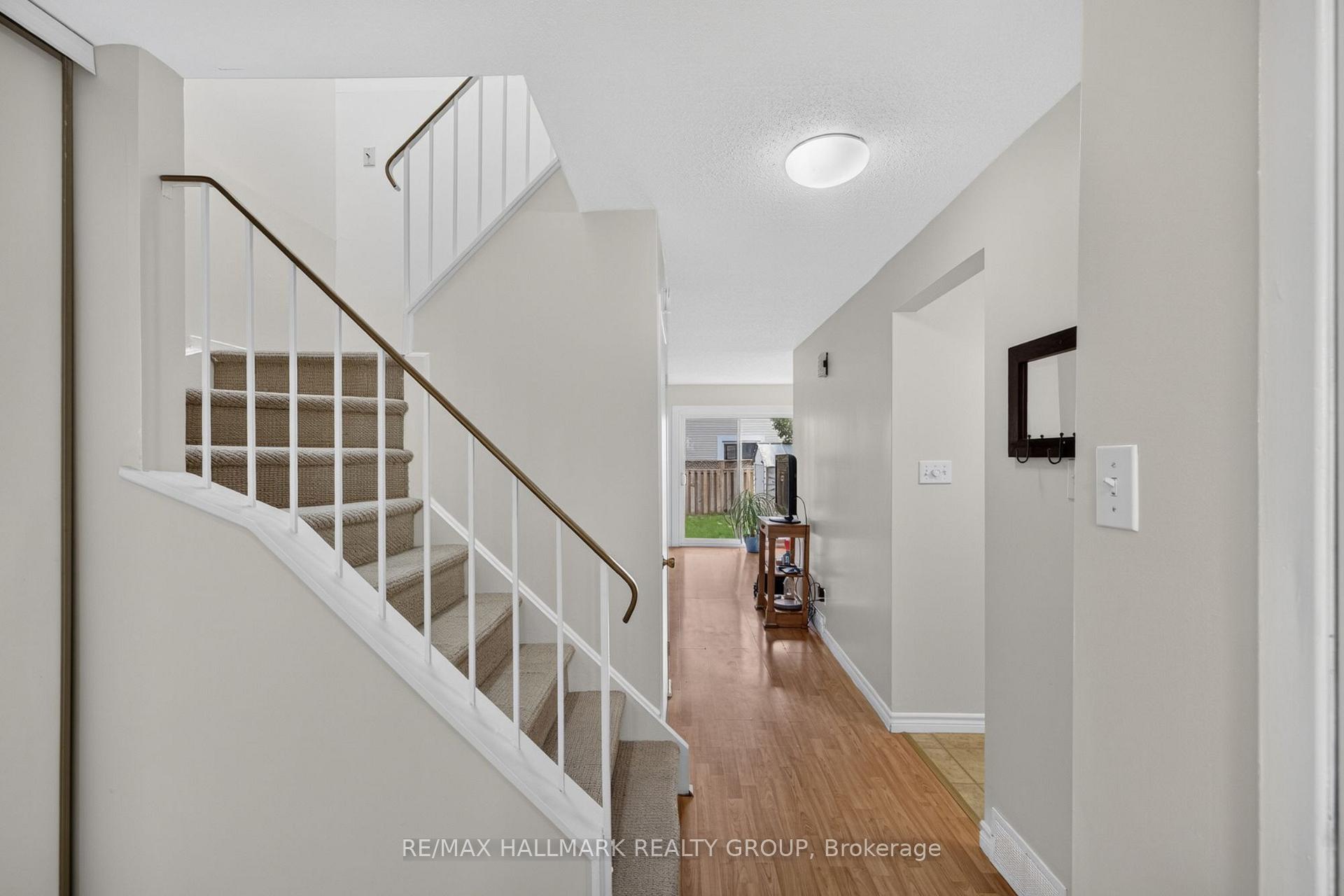 Photo 3 of Unit 39, 13 Sunridge Lane, Ottawa, Barrhaven - On the Green — HOMEH