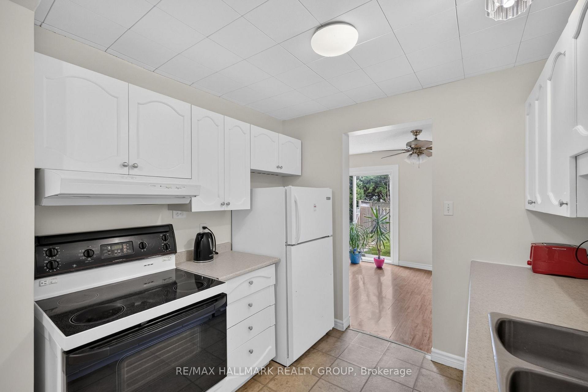 Photo 9 of Unit 39, 13 Sunridge Lane, Ottawa, Barrhaven - On the Green — HOMEH