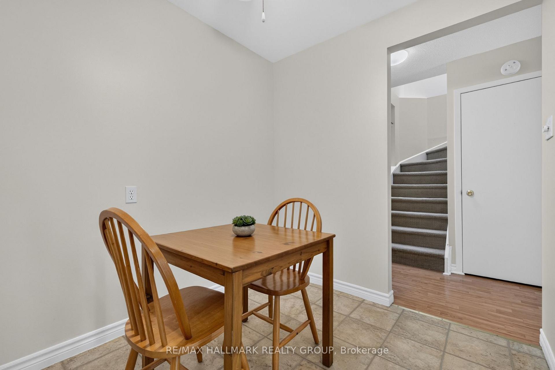 Photo 12 of Unit 39, 13 Sunridge Lane, Ottawa, Barrhaven - On the Green — HOMEH