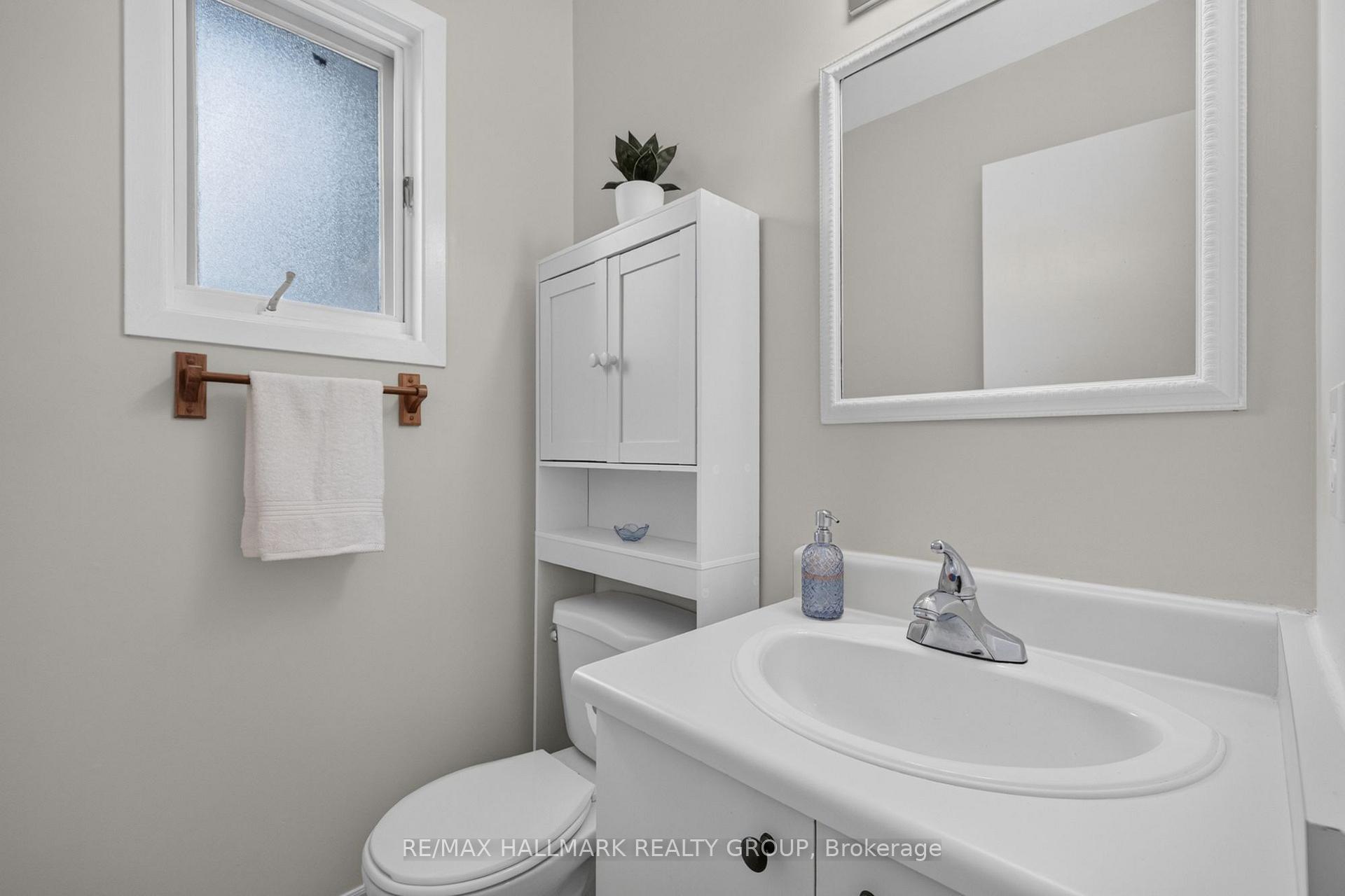 Photo 13 of Unit 39, 13 Sunridge Lane, Ottawa, Barrhaven - On the Green — HOMEH
