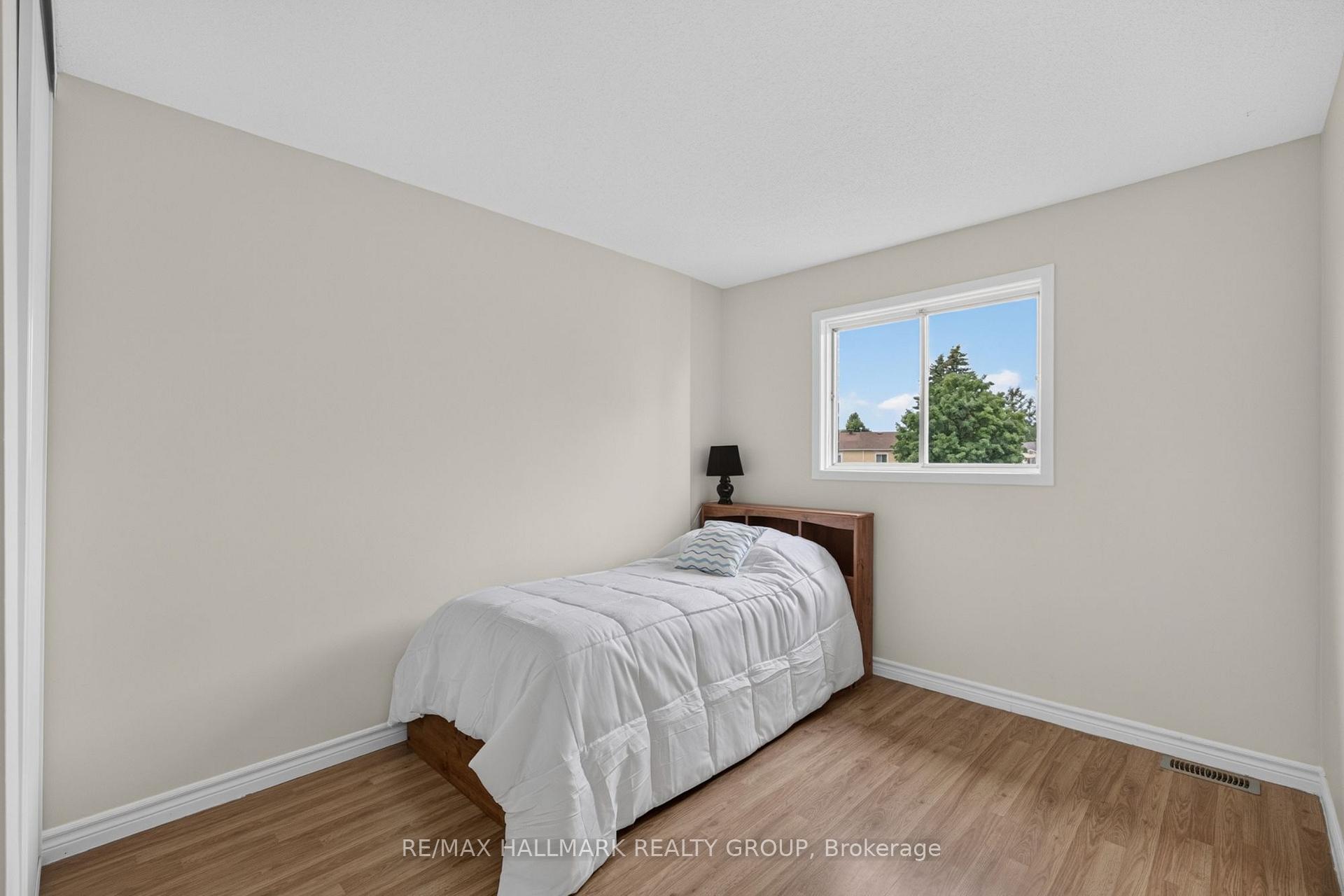 Photo 19 of Unit 39, 13 Sunridge Lane, Ottawa, Barrhaven - On the Green — HOMEH