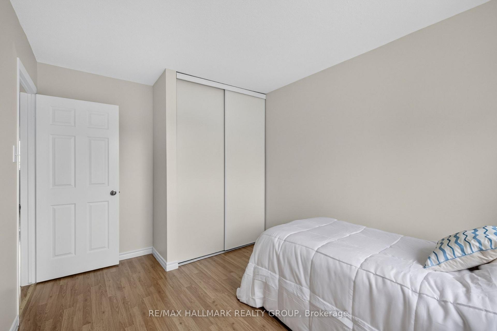 Photo 20 of Unit 39, 13 Sunridge Lane, Ottawa, Barrhaven - On the Green — HOMEH