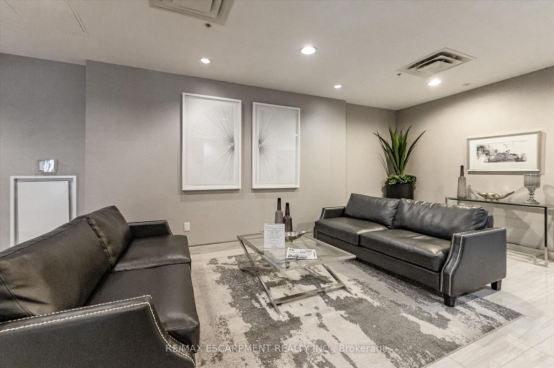 Photo 5 of Unit 1004, 85 Robinson Street, Hamilton, Durand — HOMEH
