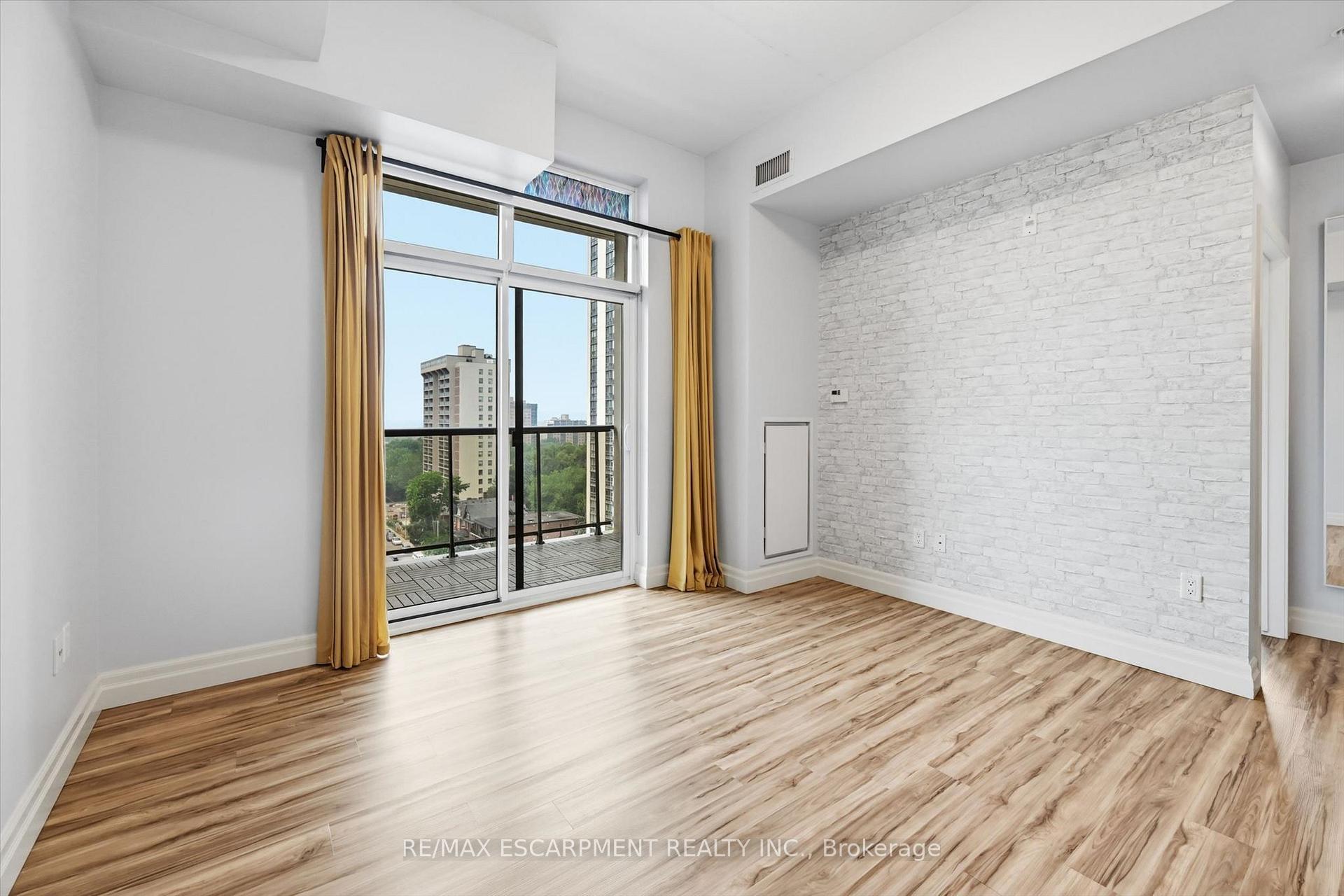 Photo 9 of Unit 1004, 85 Robinson Street, Hamilton, Durand — HOMEH