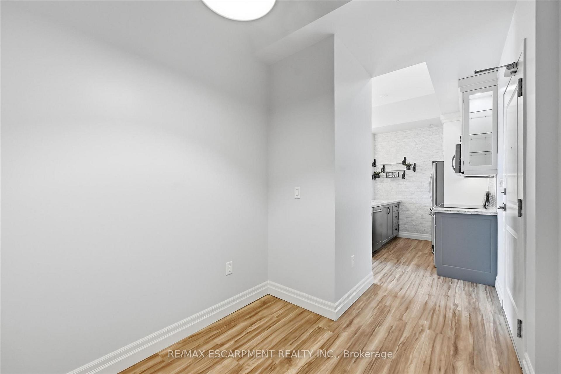 Photo 19 of Unit 1004, 85 Robinson Street, Hamilton, Durand — HOMEH