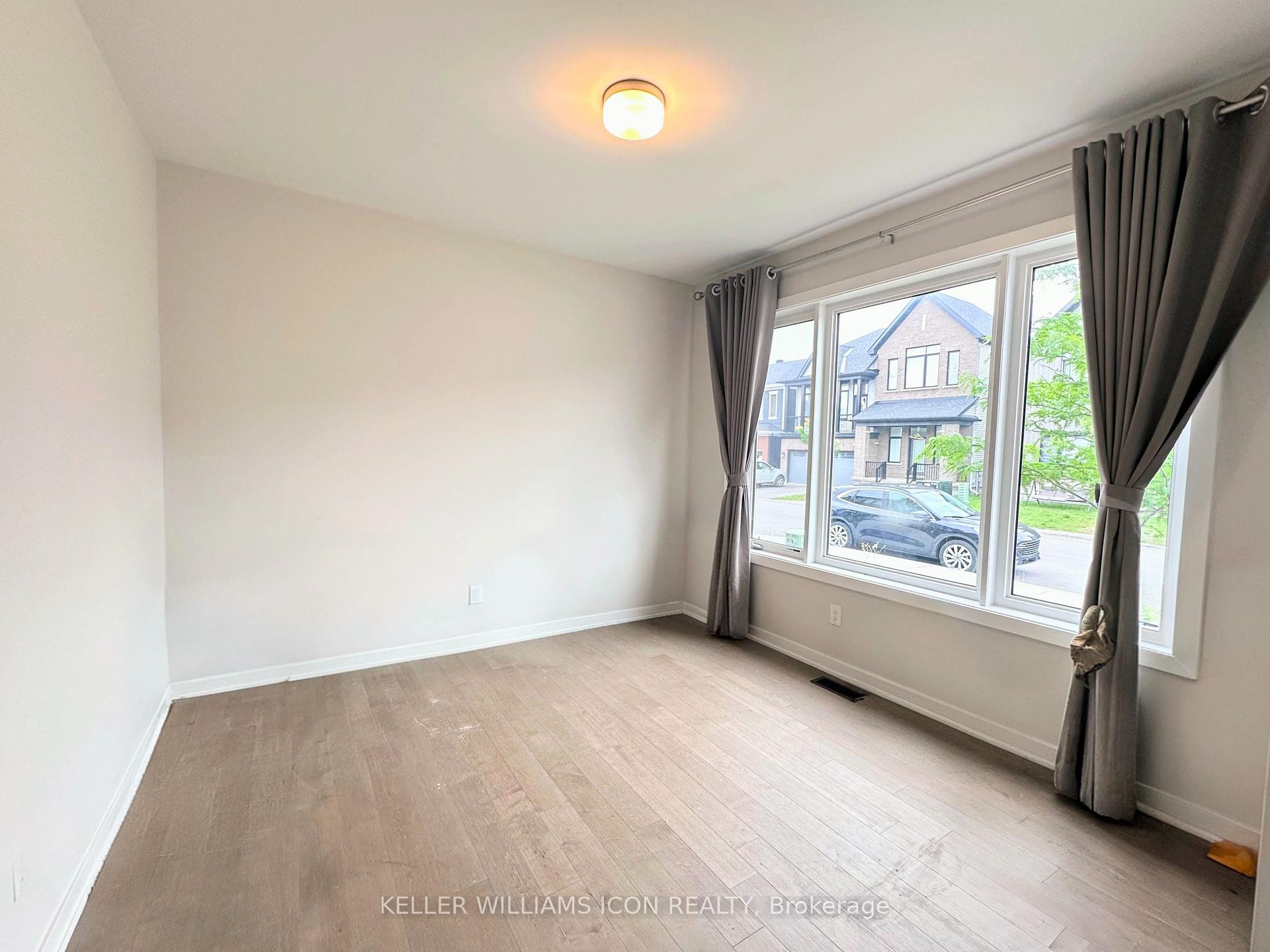 Photo 3 of 765 Eminence Street, Ottawa, Barrhaven - Half Moon Bay — HOMEH