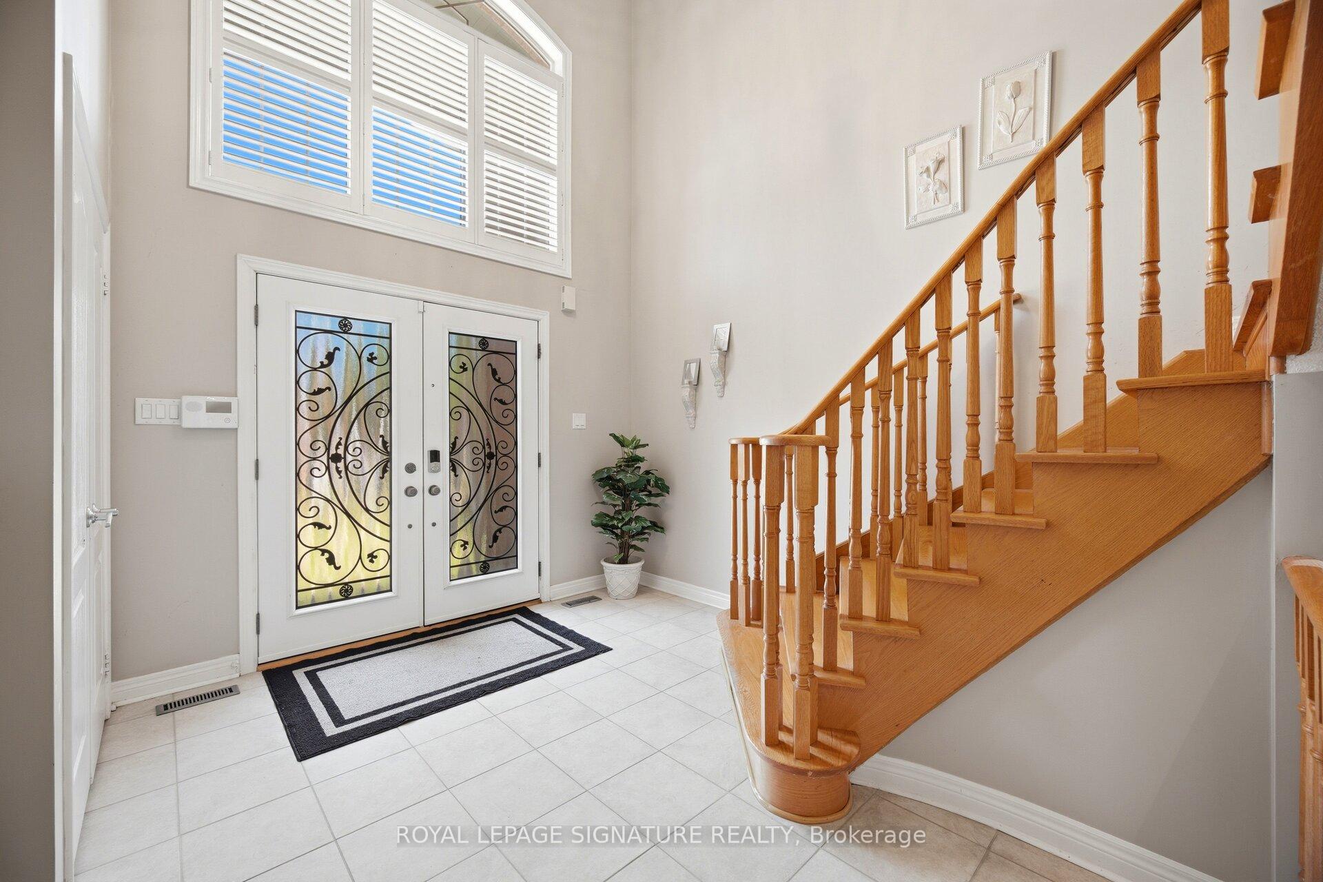 Photo 3 of 1420 Derby County Crescent, Oakville, West Oak Trails — HOMEH