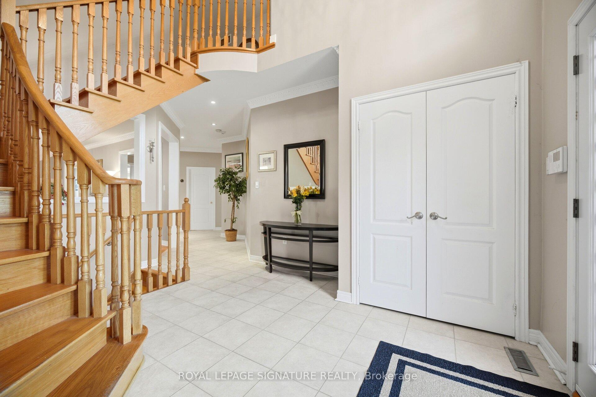 Photo 5 of 1420 Derby County Crescent, Oakville, West Oak Trails — HOMEH