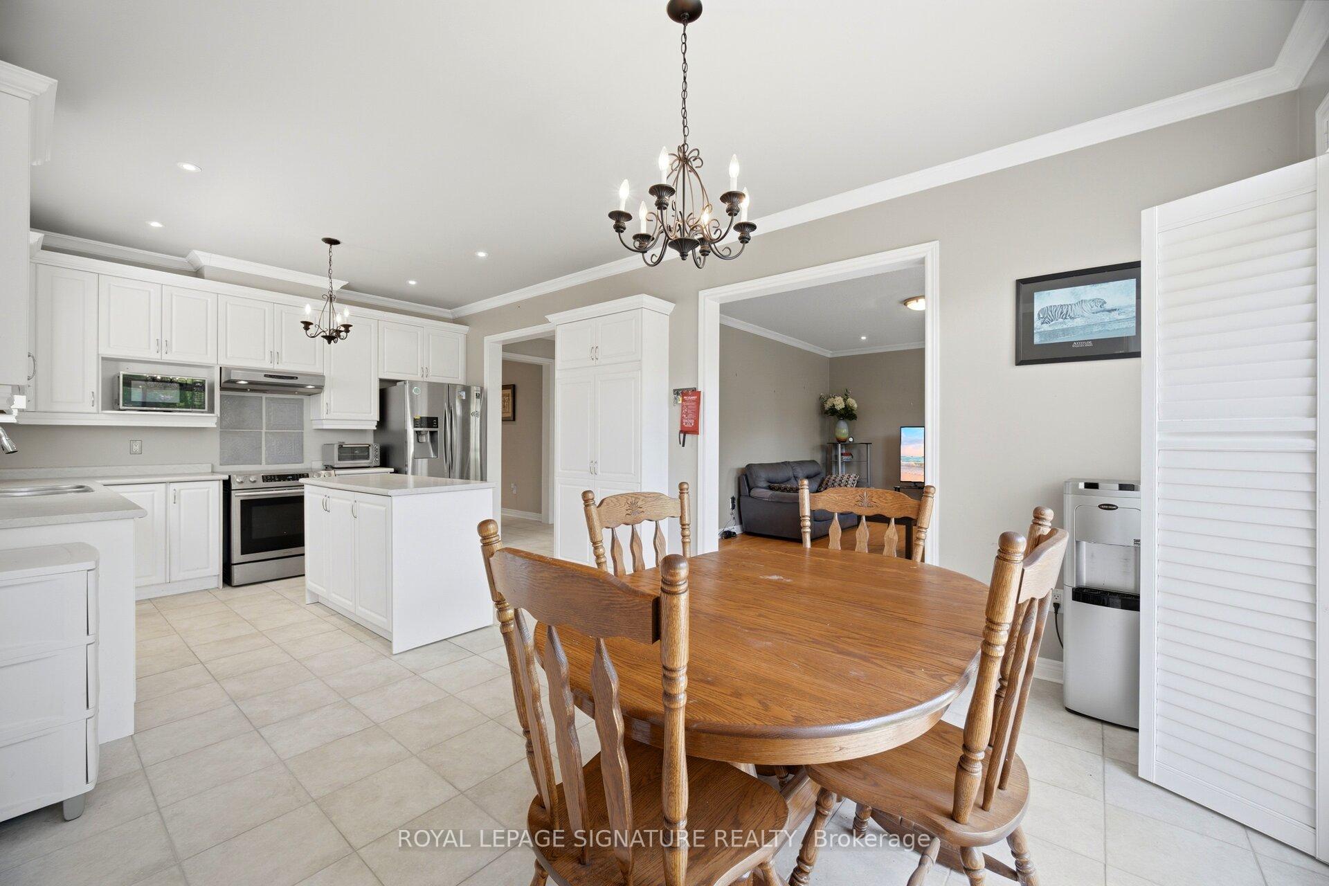 Photo 13 of 1420 Derby County Crescent, Oakville, West Oak Trails — HOMEH