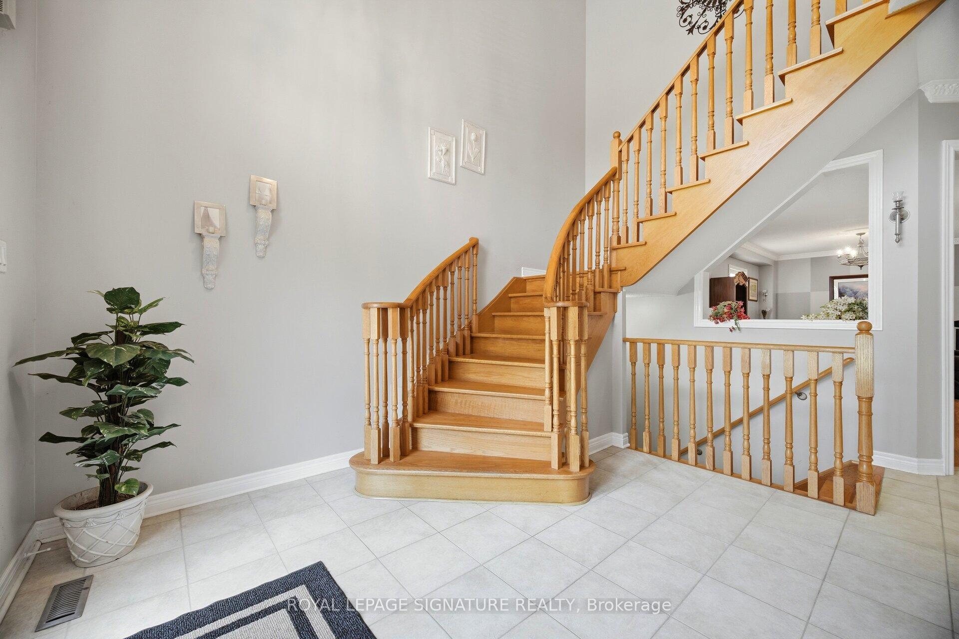 Photo 17 of 1420 Derby County Crescent, Oakville, West Oak Trails — HOMEH