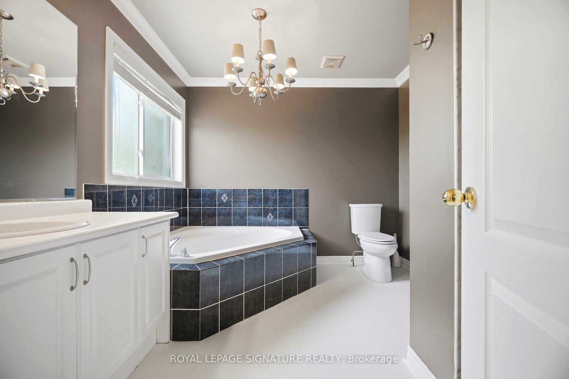 Photo 19 of 1420 Derby County Crescent, Oakville, West Oak Trails — HOMEH