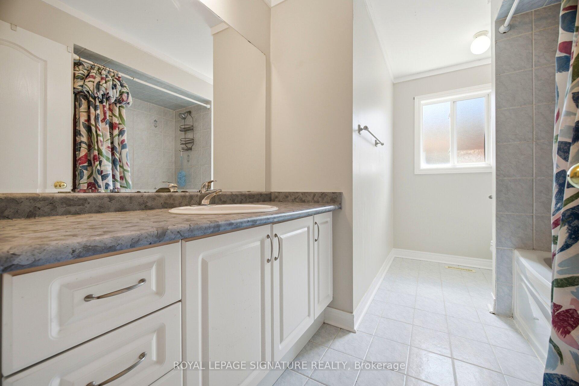 Photo 26 of 1420 Derby County Crescent, Oakville, West Oak Trails — HOMEH
