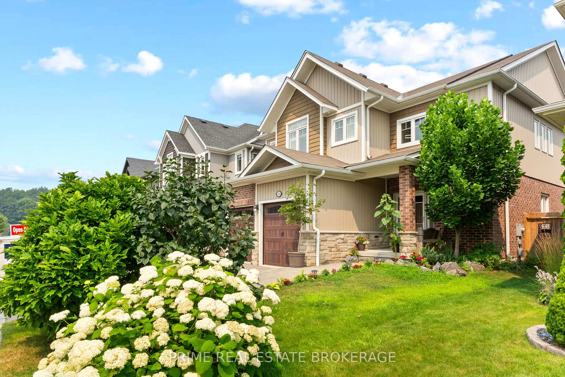 Photo 2 of 2211 Springridge Drive, London, North C — HOMEH