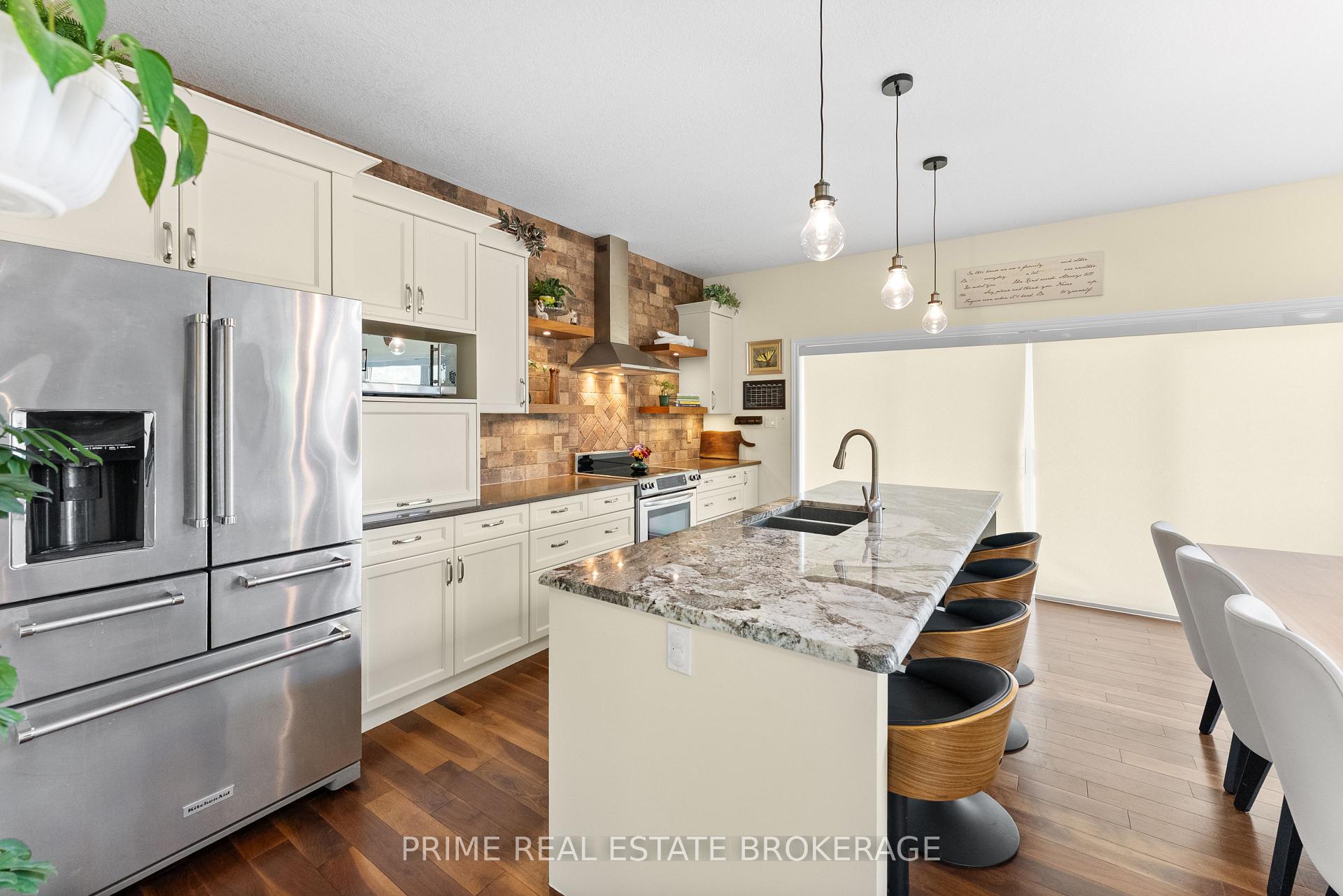 Photo 8 of 2211 Springridge Drive, London, North C — HOMEH