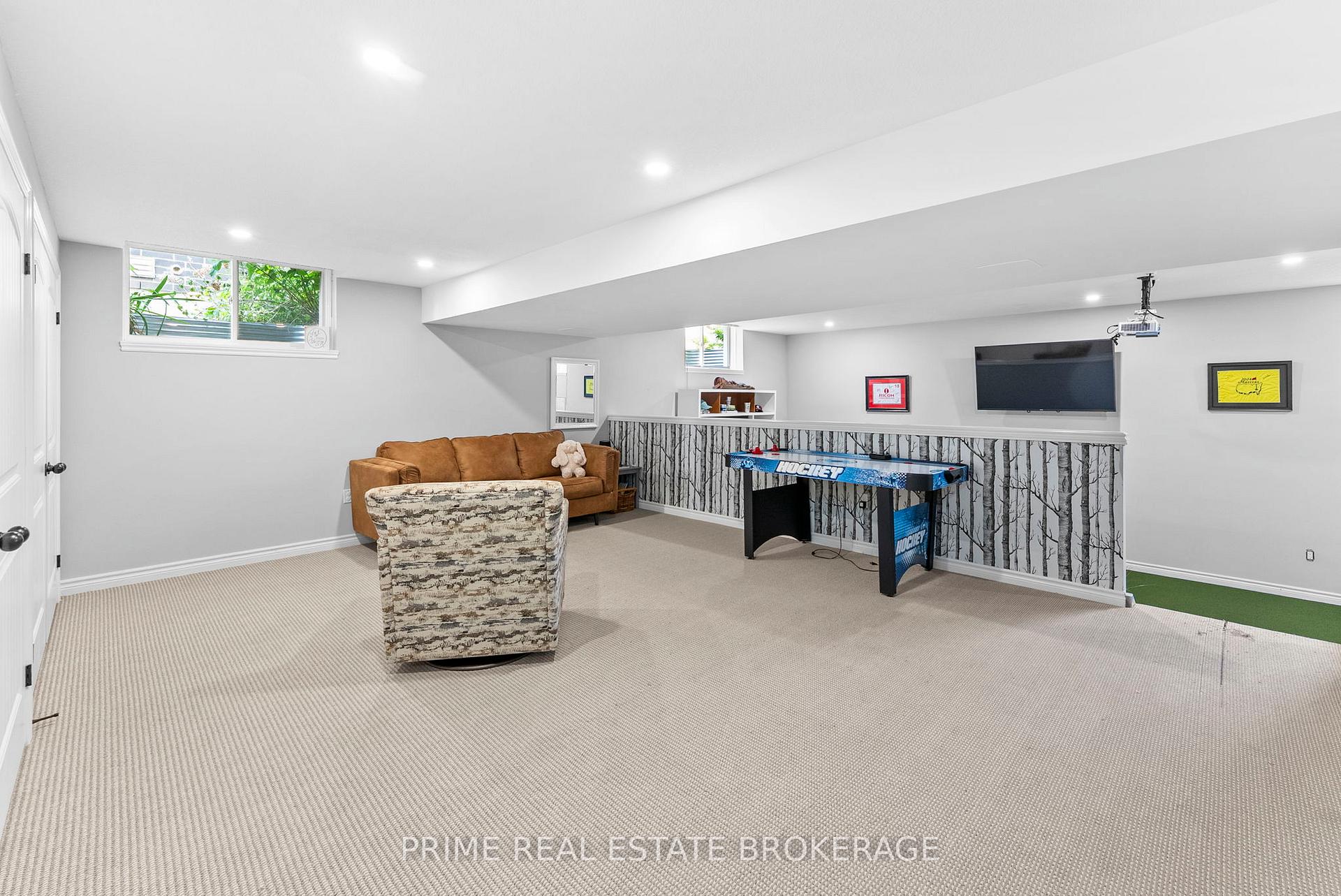 Photo 39 of 2211 Springridge Drive, London, North C — HOMEH