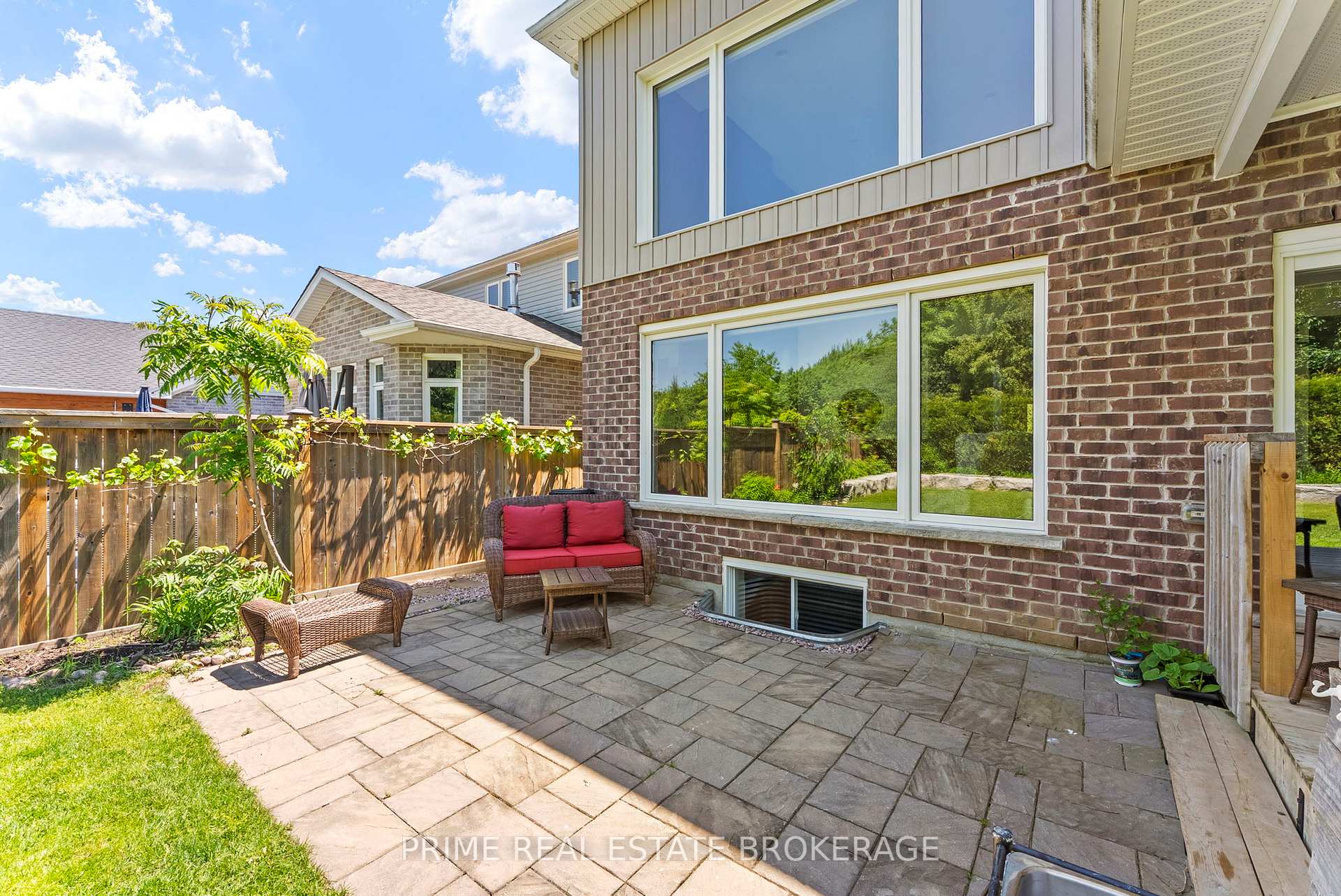 Photo 45 of 2211 Springridge Drive, London, North C — HOMEH